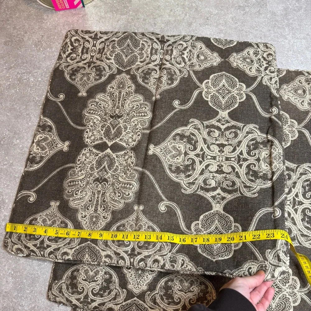 Set of 4 Pottery Barn Alana Brown Paisley Pillow Case Shams 24x24